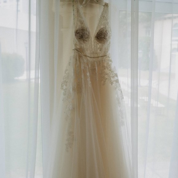 Wedding Dress - Picture 5 of 13